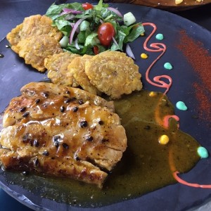 filete de pezcado en salsa de maracuya