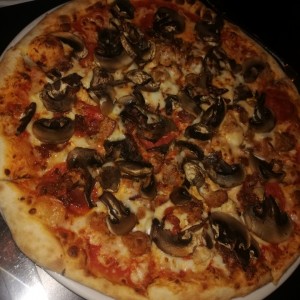 Pizzas - Cuatro carnes