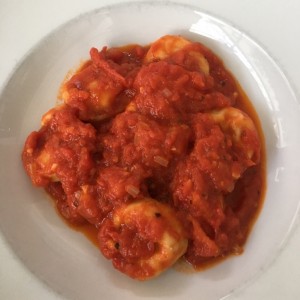 Tortellini de Salmon Ahumado en salsa pomodoro