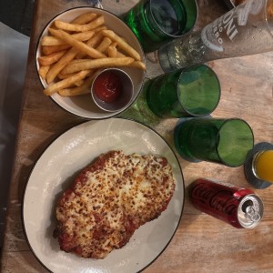 Milanesa de res parmesano
