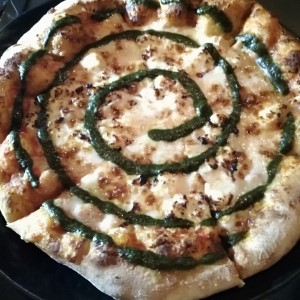 Pizza de Queso de Cabra y Pesto
