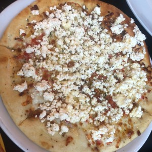 pizza de queso feta y miel 