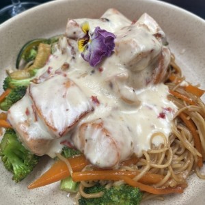 Chow mein de salmon