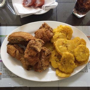 Pollo Frito y Patacone