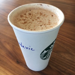 Latte con un poco de canela