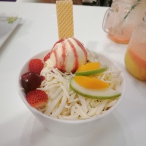 Ensalada de frutas con helado