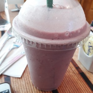 Batido de proteinas, fresas y frambuesa