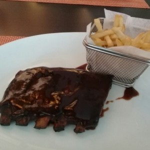 Medio Rack de Costillas con papitas