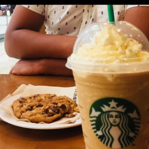 Pumpkin Spice Frappuccino y Chcolate Chunk Cookie