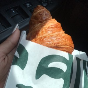 Croissant de mantequilla