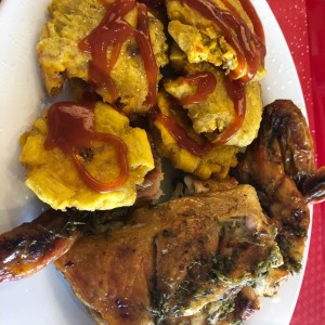 pollo asado con patacones