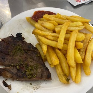 Rib eye con papas fritas 