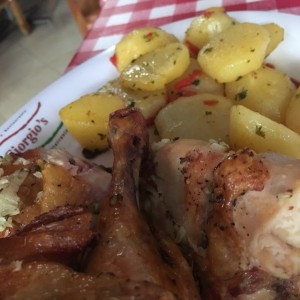 Pollo asado con papas 