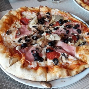 Pizza Capricciosa