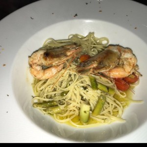 linguini con langostinos al oleo