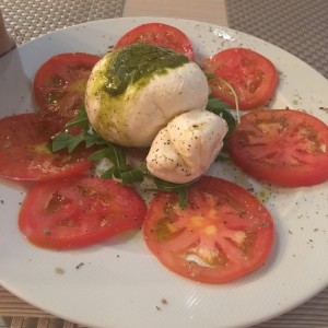 Antipasti - Burrata italiana