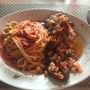 filete de res a la pizzaiola con spaguetti