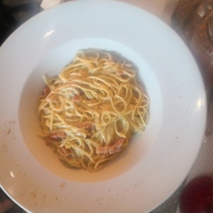 Linguini con salsa carbonara