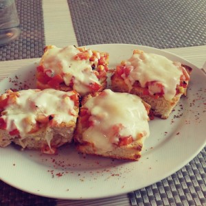 croquetas de pan entomatado