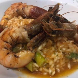 risotto de langostinos (arroz obviamente durisimo y con caldo??)