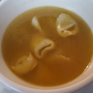 Sopas - Tortellini in brodo