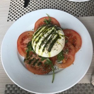 Antipasti - Burrata italiana