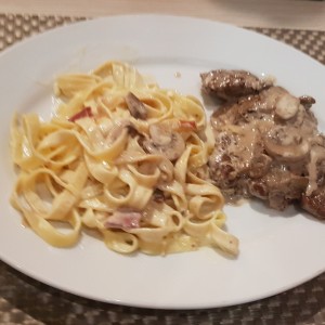 Filete al Cartucho con Fettucine a la crema