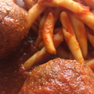 Penne con Albondigas