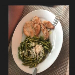 Fusili al pesto con Pollo