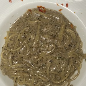 spaghetti en salsa de hongos con trufas