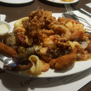 Mixto de Mariscos al Ajillo