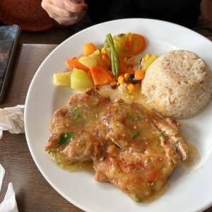 Pollo al ajillo