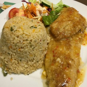 filete de pescado al ajillo