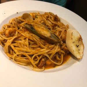 fetuccini frutti de mare