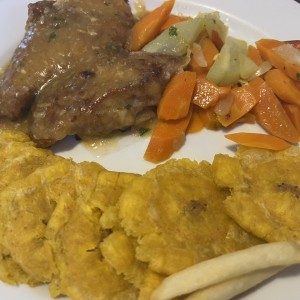 Filete de Merluza con patacones 