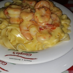 Fettuccini con Camarones