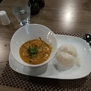 Curry con Pollo