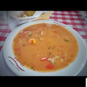 Sopa de Mariscos - Giorgios El Bosque