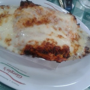 Lasagna en Salsa Blanca Gratinada.