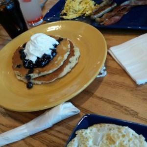 pancakes with blueberry