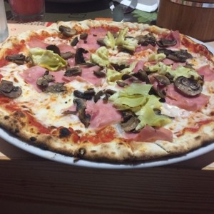 LA PIZZA - Capricciosa