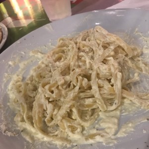 fetuccini en salsa alfredo