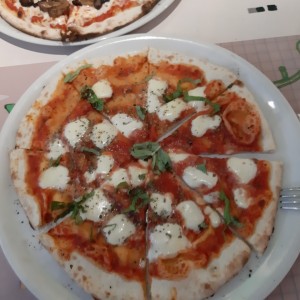 LA PIZZA - Regina margherita