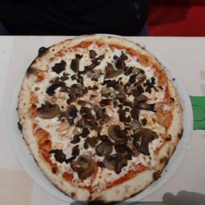 LA PIZZA - Funghi misti