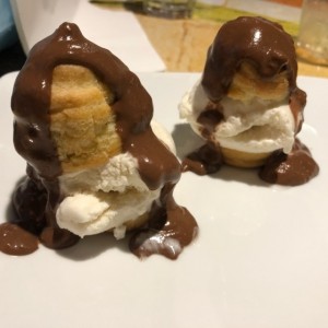 I DOLCI - Profiteroles