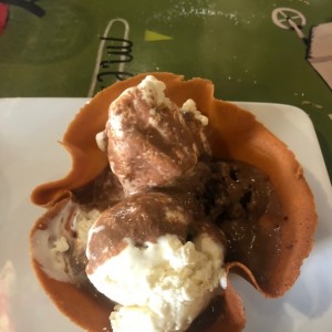 Brownie con Helado