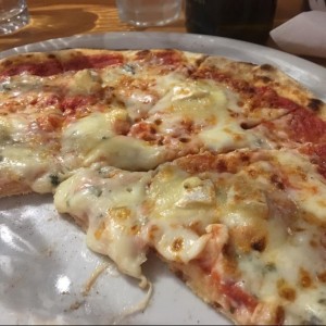 LA PIZZA - Quattro formaggi