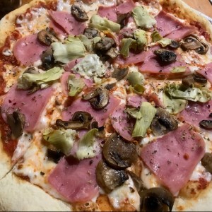 LA PIZZA - Capricciosa