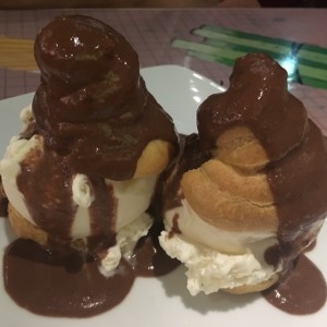 profiteroles