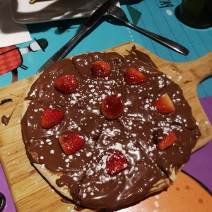 Fresa y chocolate pizza